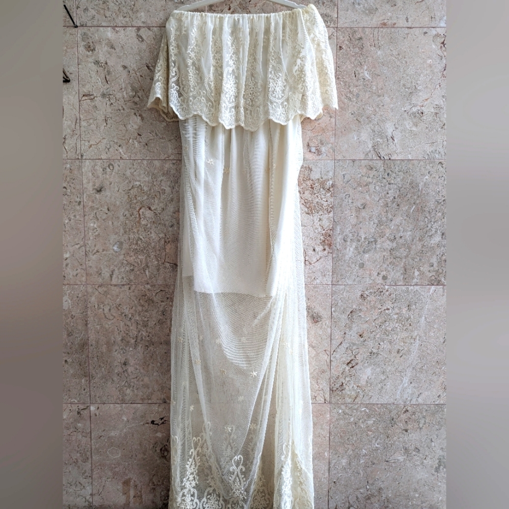Windsor lace dress